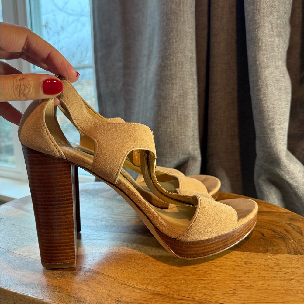 Michael Kors Tan zip front heels size 11